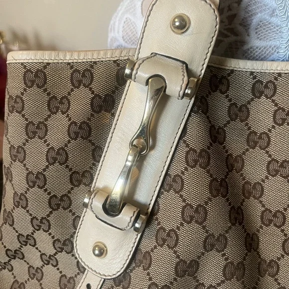 Gucci Beige and Brown Shoulder Bag - Picture 12 of 13